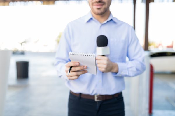 When Campaigns Hijack the Newsroom: The Risks of Political Incentives in Journalism